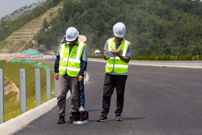 紫惠高速有望12月下旬建成通車(chē)