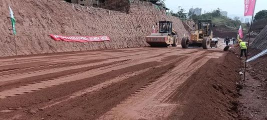 全省首個!納溪至赤水段公路改建工程采用路面新型材料