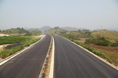 河南省二廣高速濟源至晉城(省界)段路面、沿線房建及綠化工程